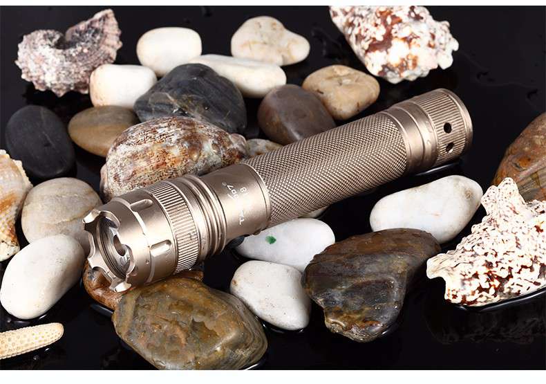 LED強光手電筒保養方式和常見故障維修